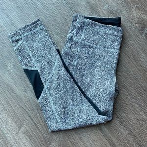 Lululemon leggings size 4 full on luxtreme